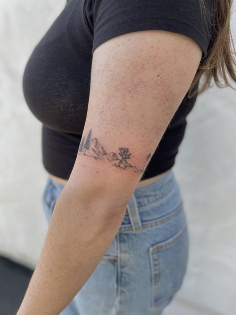 California landscape tattoo, california nature, mountain tattoo, nature tattoo, desert tattoo, detailed tattoo, dainty tattoo, fine line Traveler Tattoos, Small Travel Tattoos, Tattoo Ideas Travel, Tattoo Detailed, Watercolor Bike, Small Nature Tattoo, Moutain Tattoos, Berg Tattoo, Arm Wrap Tattoo