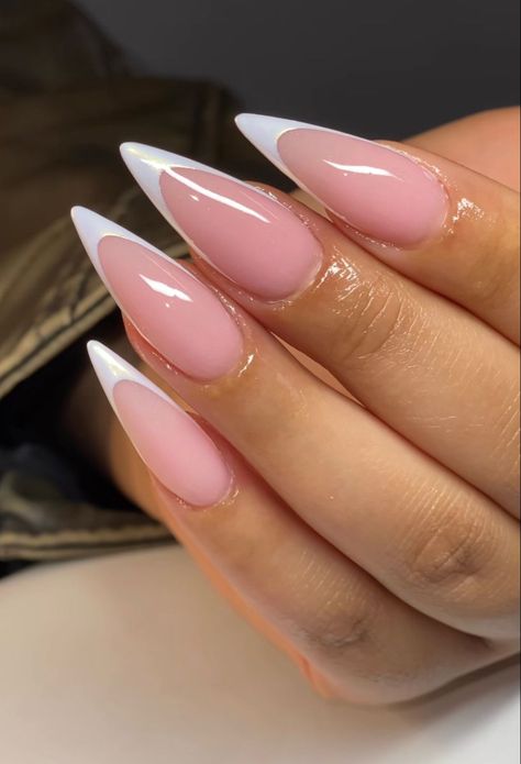 Medium Alomd Nails, White Tip Pointy Nails, Sharp Oval Nails, Short Stelito Nails French Tip, Nail Ideas Pointy Shape, Point Almond Nails, Alomd Nails Ideas French Tip, Pink French Stiletto Nails, French Tip Pointy Nails