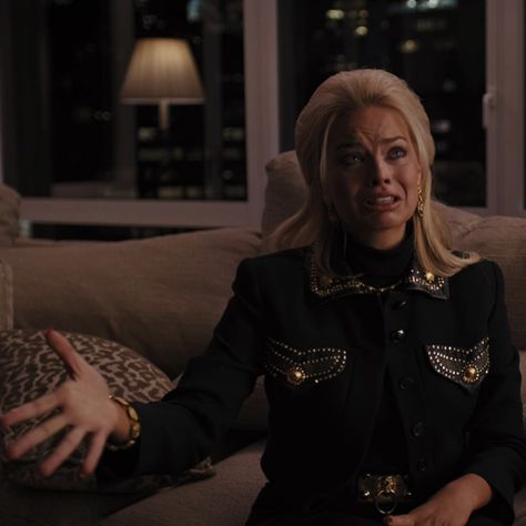 Margot Robbie Wolf, Margot Robbie Outfit, Naomi Lapaglia, The Wolf Of Wall Street, Hollywood Pictures, Girly Movies, Wolf Of Wall Street, Movies Outfit, Street Outfit