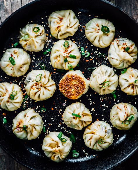 Homemade Vegan Dumplings - by Madeline Lu - @lumadeline Korean Food Recipes, Vegan Dumplings, Homemade Dumplings, Makanan Diet, God Mat, Vegan Foods, Dim Sum, Vegan Eating, Vegan Dishes