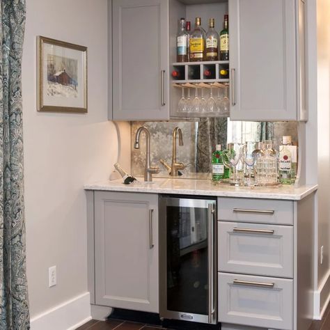 Small Wet Bar Ideas, Built In Bar Cabinet, Small Wet Bar, Wet Bar Ideas, Dry Bar Ideas, Wet Bar Cabinets, Modern Open Kitchen, Built In Wet Bar, Basement Wet Bar