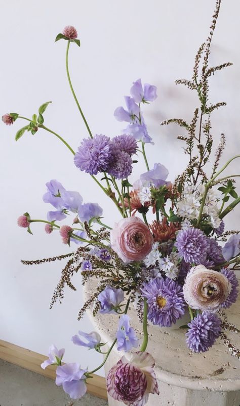 Purple Green Flowers, Blue And Purple Flower Arrangements, Purple Flowers Arrangements, Lavender Floral Arrangements, Purple Hydrangea Wedding, Purple Flower Arrangements, Periwinkle Flowers, Lavender Wedding Flowers, White Flower Arrangements