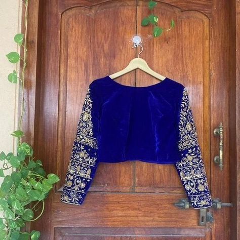 Elevate your wardrobe with our stunning Designer Zardosi Maggam Work Blouses! ✨ - Fabric : Half pattu/Raw Silk - Dispatch: 4 days - Price. :3500 unstitched - 4050stitched With customizable colors and sizes, each blouse is crafted to perfection, just for you! Don’t miss out—transform your outfit with a touch of tradition and elegance. Get yours now and stand out in any crowd! 🌸 Saree Blouse Modern, Blue Hand Embroidery, Zardosi Blouse, Hand Embroidery Blouse, Handwork Saree, Modern Blouse, Maggam Blouse, Velvet Saree, Hand Embroidered Blouse