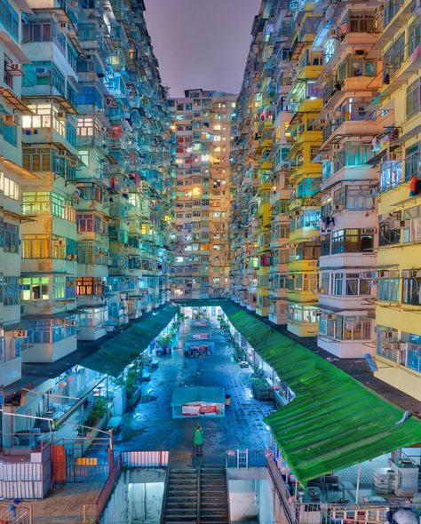 Monster Building, Quarry Bay, Travel Baby Shower Theme, Travel Baby Showers, Famous Monsters, World Party, Beautiful Travel, Night City, Creative Commons