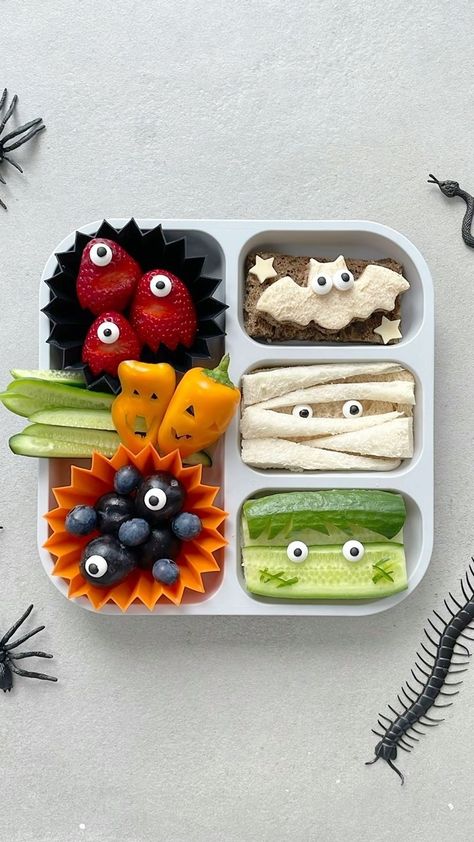 Kerry (@bentokidslunch) • Instagram photos and videos Aesthetic Lunch Box Ideas, Omie Lunch Box Ideas, Halloween Lunchbox Ideas, Halloween Lunch Ideas For Kids, Halloween Meal Ideas, Halloween Lunches, Halloween Lunch Ideas, Halloween Meal, Halloween Sandwiches