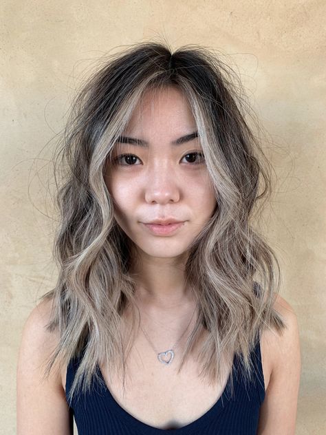 Dimensional Blonde Asian Hair, Asian Balayage Ashy Blonde, Ash Blonde Balayage On Asian Hair, Light Asian Hair, Short Blonde Asian Hair, Brown Hair For Tan Skin, Asian Balayage Ashy, Highlights On Asian Hair, Balayage Hair Asian