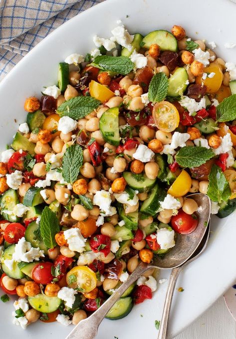 This easy chickpea salad is the perfect healthy lunch / meal prep recipe! Make it ahead for a cookout, or bring it to work for lunches all week! Goat cheese, dates, and cumin make it deliciously sweet & savory! | Love and Lemons #chickpeas #salad #lunch #lunchideas #mealplanning #mealprep #vegetarian Chickpea Recipes Easy, Chickpeas Salad, Salad Appetizer Cups, Mediterranean Chickpea, Mediterranean Chickpea Salad, Salad Lunch, Prep Lunch, Chickpea Salad Recipes, Healthy Lunch Meal Prep