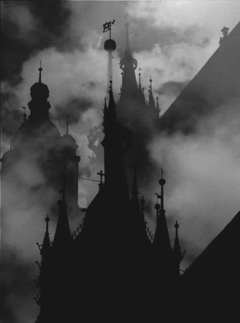 G When Night Comes, Dark Castle, Slytherin Aesthetic, 다크 판타지, Gothic Aesthetic, Ordinary People, Bloodborne, Atticus, The Fog