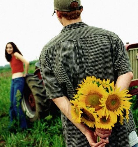 <3 Fixing Relationships, Cute Country Couples, Sunflower Photography, Country Couples, Life Is A Gift, Wedding Engagement Photos, Fall Pictures, Love Photos, Wedding Pics