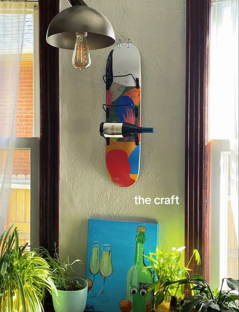 Skateboard Wine Rack, How To Hang Skateboards On Wall, Skateboard Home Decor, Diy Wine Rack Wall, Diy Skateboard Art, Mounted Skateboard, Paint Skateboard, Urban Style Art, Upcycled Thrift