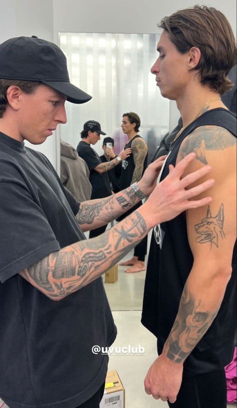 Adi Gillespie Tattoo, Adi Gillespie, Daddy Chill, Golf Fashion Men, Forearm Sleeve, Gym Outfit Men, Corte De Cabelo Masculino, Aesthetic Tattoo, Gym Style