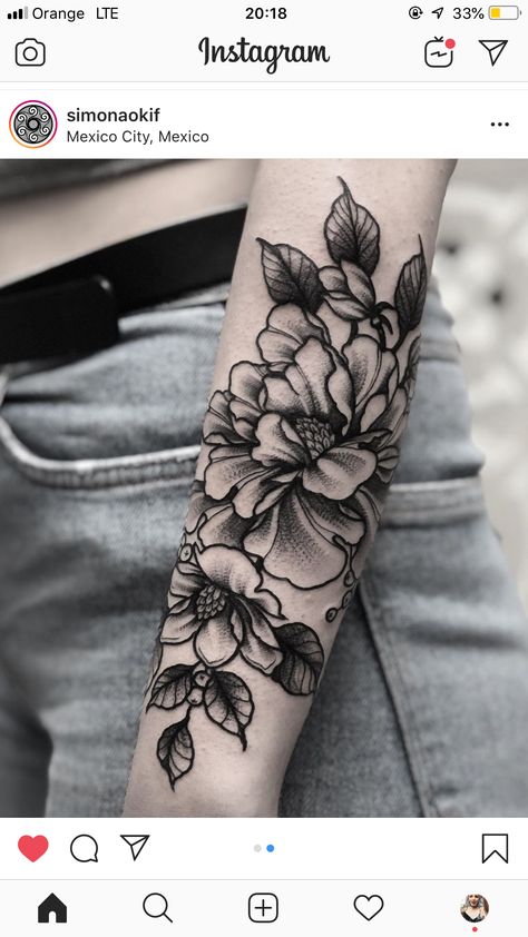 Black And Grey Feminine Sleeve Tattoo, Blackwork Tattoo Design Drawings Flowers, Black And Grey Flower Sleeve, Neotraditional Flower Tattoo Black, Small Skull Tattoos For Men, Masculine Flower Tattoo, Black And Grey Floral Tattoo, Dark Floral Tattoo, Blackwork Sleeve