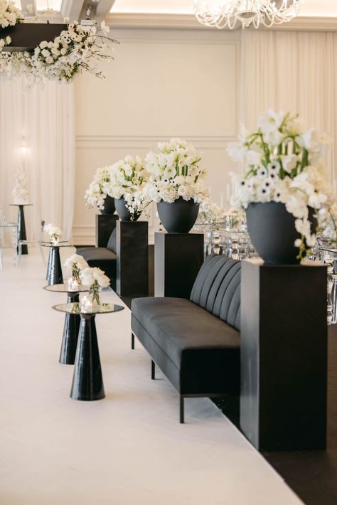 Contemporary Wedding Decorations, Arlington Estate, Girls Picnic, Italian Courtyard, Modern Glam Wedding, Chic Modern Wedding, Black Wedding Decorations, White Weddings Reception, Black And White Wedding Theme