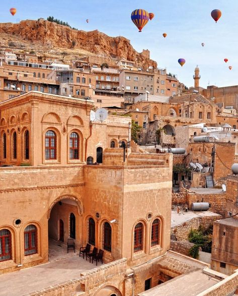 𝚃𝚛𝚊𝚟𝚎𝚕 𝚅𝚒𝚍𝚊 on Twitter: "Mardin, Turkey 🇹🇷 via: mstfatyfn… " Turkish Architecture, Temple Ruins, Architecture Collage, Turkey Travel, Tour Packages, Dream Destinations, Architecture Building, Google Maps, Middle East