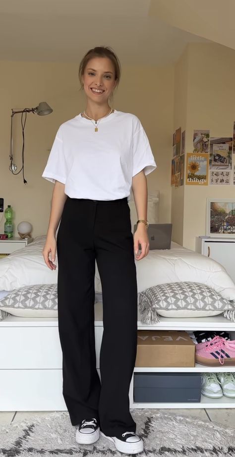 Smart Casual Women Summer, Athleta Outfits, Magical Childhood, Black Pants Outfit, Cultural Background, Neat Casual Outfits, Smart Casual Work Outfit, Uni Outfits, Casual Day Outfits