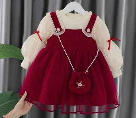 Red clour baby frock Baby Frock Pattern, Kids Dress Wear, Girl Sleeves, Kids Designer Dresses, Warm Dresses, Girls Party Dress, Dresses Kids Girl