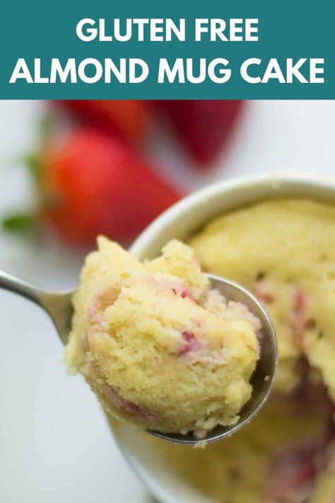 Just a few minutes is all it takes to make this nutty, light, and moist gluten-free almond mug cake with strawberries Mug Cake Almond Flour, Keto Vanilla Mug Cake, Cake Almond Flour, Vanilla Mug Cake, Paleo Mug Cake, Low Carb Mug Cakes, Gluten Free Mug Cake, Cake Almond, Keto Mug