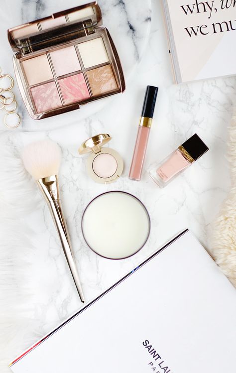 The Roundup: January flat lay for instagram Alat Makeup, Photography Makeup, Make Up Time, Make Up Remover, Flat Lay Photography, Trendy Makeup, Blogger Tips, Makeup Photography, Fall Makeup