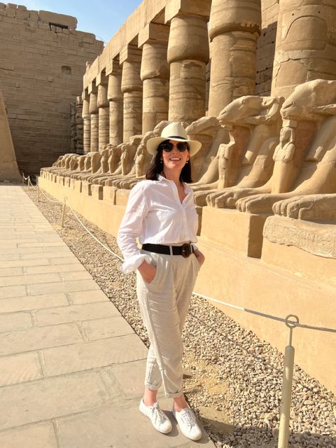 Luxor Outfit Ideas, Outfits For Luxor And Aswan, Luxor And Aswan Egypt Outfits, Egypt Look Fashion, Dessert Outfit Women Dubai, Desert Ootd Outfit, Pyramid Outfits Egypt, Womens Egypt Outfits, Dahab Egypt Outfits