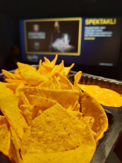 Cheese Nachos Aesthetic, Cheesy Nachos Aesthetic, Movie Theater Nachos, Movie Nachos, Nachos Aesthetic, Movie Theater Food, Nachos With Cheese, Nacho Dip, Cheesy Nachos