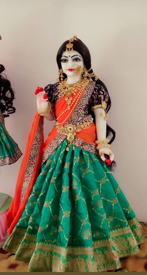 Janmashtami Dress For Women, Radha Dress For Women, Radha Krishna Dress Design, Radha Rani Dress, Deity Clothes, Female Portrait Poses, Wedding Caricature, Laddu Gopal Dresses, Saree Wearing Styles