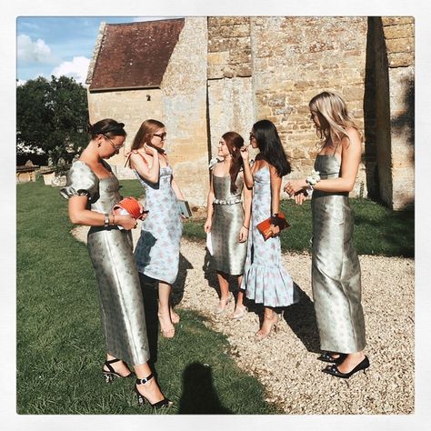 Tatiana Hambro Arader on Instagram: “My beloved maids in Markarian 💘 #MeetMeAtTheWalty” Chic Bridesmaids, Jasmine Wedding, Floral Bridesmaid Dresses, Custom Bridesmaid Dress, Mismatched Bridesmaids, Vogue Wedding, Getting Ready Wedding, Floral Bridesmaid, Countryside Wedding