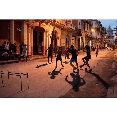 Steve McCurry on Instagram: “A group of children play on the street in #Havana, #Cuba, 2014.” Steve Mccurry Portraits, Cuba History, Street Football, Famous Speeches, Football Photography, Steve Mc, Steve Mccurry, Afghan Girl, Photographer Portfolio