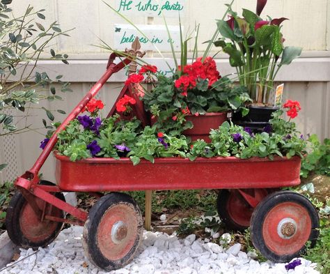 Wagon In Garden, Old Red Wagon Ideas, Red Wagon Garden Ideas, Wagon Planter Ideas Flower Cart, Garden Wagon Ideas, Red Wagon Planter, Wagon Garden Ideas, Wagon Planter Ideas, Wagon Flower Planter