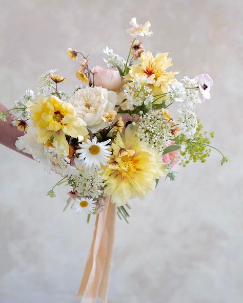 Happy Saturday! Sharing happy vibes with yellow peonies🌼 These yellow peonies are beautiful but open wide quickly and are usually too large for bouquets. Luckily, I found smaller ones in a tight stage, so I put them together using my bouquet-making tool😊 Have a wonderful weekend, everyone💛 #floraleducation #floralbouquet #floralbouquets #flowerbouquets #bouquetmaking #gardenflowers #floraldesign #gardenflowerbouquet #gardeninglove #cutflowersfrommygarden #ウェディングブーケ #花束 #bridesbouquet #wedd... White Peach Yellow Bouquet, Yellow Flower Wedding Bouquet, Pale Yellow Bouquet, Light Yellow Bouquet, Garden Party Wedding Bouquet, Yellow Bouquet Aesthetic, Yellow Wildflower Bouquet, Yellow Bridesmaid Bouquet, Yellow Bouquet Flowers