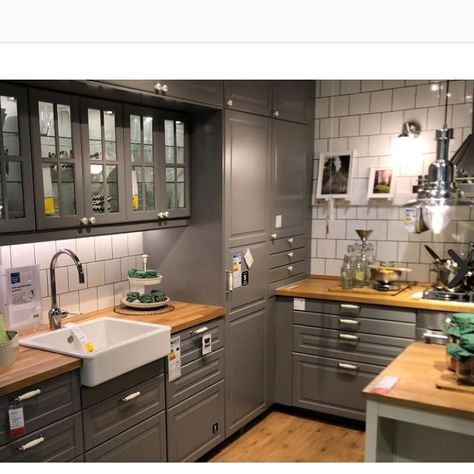 Bodbyn Kitchen Grey, Ikea Bodbyn Kitchen, Ikea Metod Kitchen, Ikea Bodbyn, Ikea Interior, Grey Kitchen Designs, Ikea Kitchen Design, Kitchen Post, Ikea Home