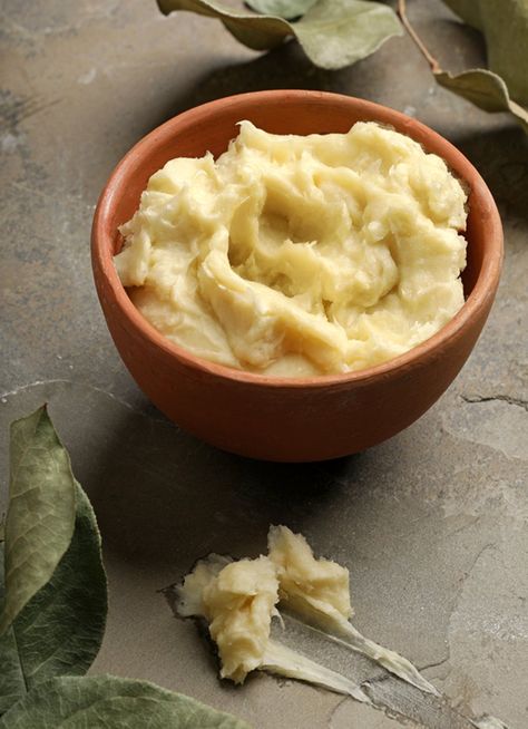 Shea Butter Benefits, Raw Shea Butter, Feed Insta, Healthy Morning Routine, Natural Sunscreen, Diy Soap, Vitamin A, Diy Bath Products, Body Butter