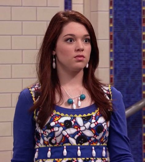 Harper Wizards Of Waverly Place Outfits, Harper Finkle Outfits, Harper Wizards Of Waverly Place, Campy Outfit, Harper Finkle, Campy Fashion, Camp Fashion, Wizards Of Waverly, Fake Life