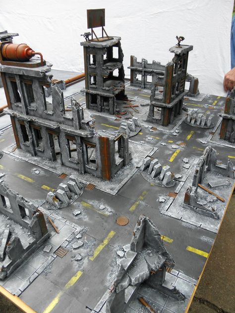 City Diorama, Warhammer 40k Tabletop, Ruined City, Apocalypse World, 40k Terrain, Warhammer Terrain, Game Terrain, Tabletop Rpg Maps, Wargaming Terrain