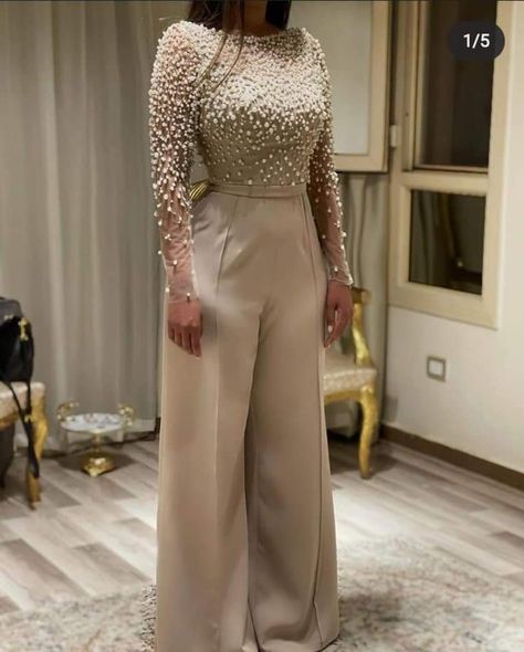 Soiree Jumpsuits For Hijab, Blouse Soiree Outfit, Soiree Outfits For Hijab, Soiree Jumpsuits, Prom Dress Pearls, Jumpsuit Elegant Wedding, Soiree Outfits, Jumpsuit Ideas, Dress Soiree