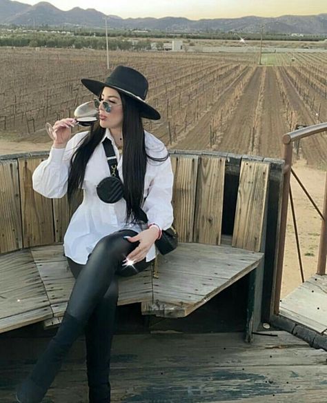 Winery Outfit Fall, Napa Outfit, Vineyard Outfit, Winery Outfit, Wine Tasting Outfit, Napa Trip, Outfit Botas, Wineries Outfit, Outfits For Mexico