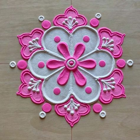 Pink Rangoli Designs, Small Rangoli Designs, White Rangoli, Home Decor Diwali, Art Rangoli, Diwali Rangoli Designs, Colour Rangoli, Rangoli Designs For Competition, Simple Muggulu