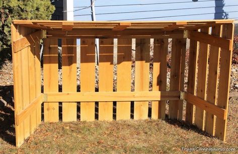 Build a Frugal Outside Nativity Stable - Frugal Campasaurus Outdoor Manger Stable, Diy Outdoor Manger Stable, How To Build A Nativity Stable, How To Build A Manger For Nativity, Pallet Manger Scene, Live Nativity Ideas, Stable For Nativity Scene Diy, Build A Nativity Stable, Diy Nativity Scene Outdoor