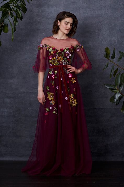 Getting Lost in a Shady Garden: Marchesa Notte Pre-Fall 2018, фото № 23 Gaun Tulle, Maxi Formal Dress, Marchesa Dresses, Marchesa Dress, Kebaya Brokat, Michael Cinco, Ellie Saab, Beaded Tulle, Formal Dresses For Weddings