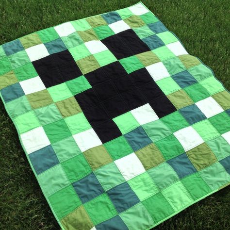 Minecraft Sewing, Minecraft Fabric, Minecraft Quilt, Diy Minecraft, Minecraft Bedroom, Minecraft Room, Man Quilt, Minecraft Stuff, Minecraft Crafts