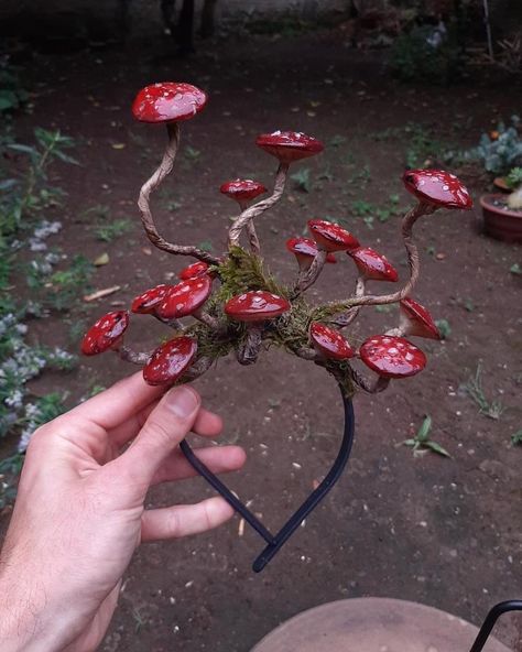 Forest Elf Halloween Costume, Mushroom Elf Ears, Earth Fairy Costume Diy, Ren Faire Outfits Mushroom, Magic Mushroom Costume, Ren Faire Crafts, Mushroom Headpiece, Nature Costume Ideas, Diy Mushroom Hat