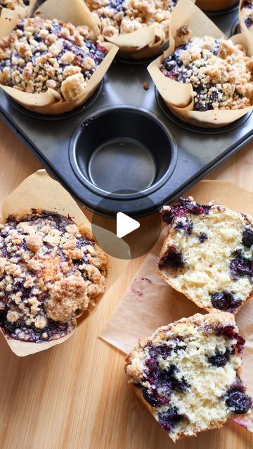 Blueberry Muffins With Crumble Topping Easy, Small Batch Blueberry Muffins, Blueberry Muffins With Crumble Topping, Crumble Cupcakes, Muffin Blueberry, Blueberry Crumble Muffins, Bakery Style Blueberry Muffins, Confectionary Art, Pumpkin French Toast Casserole