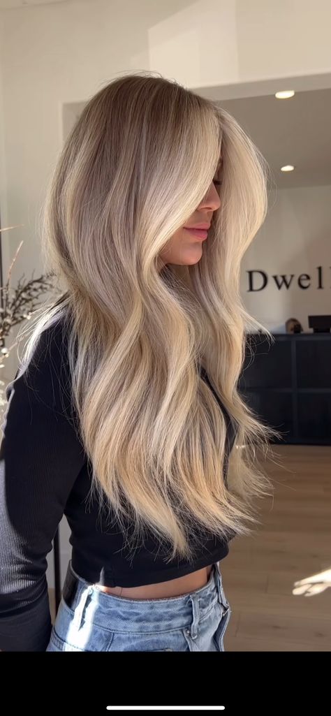 Bright Blonde Hair, Rambut Brunette, Summer Blonde Hair, Light Blonde Hair, Balayage Blonde, Blonde Hair Inspiration, Blonde Hair Looks, Blonde Hair With Highlights, Long Blonde