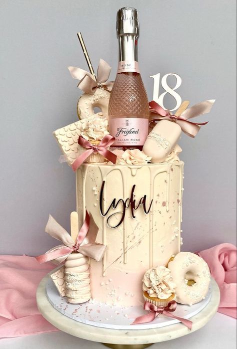 21st Birthday Ideas Pink And Gold, Cake With Bottles Of Alcohol, Cakes With Alcohol Bottles, Girls 21st Birthday Cake, Pink Drip Cake, Prosecco Party, Alcohol Birthday Cake, Wine Bottle Cake, Liquor Cake