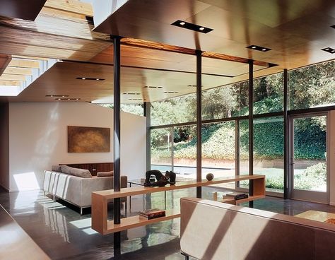 Benedict Canyon Residence by Griffin Enright Architects Mid Century Modern Room Dividers, Diy Kallax, Cheap Room Dividers, Modern Partition, Room Divider Headboard, Small Room Divider, Temporary Room Dividers, Room Divider Shelves, Metal Room Divider