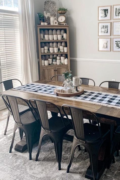 modern farmhouse dining Dining Room Farmhouse Ideas, Small Dining Room Ideas Farmhouse, Black Farmhouse Table, Modern Farmhouse Dining Room Ideas, Farmhouse Dining Room Ideas, Dining Room Decor Modern, Modern Farmhouse Dining Room, Farmhouse Table Decor, Modern Lake House