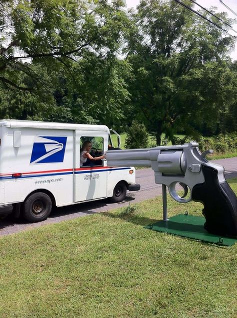 New Jersey Man Builds 350-Pound Gun Replica Mailbox Funny Mailbox, Funny Mailboxes, Mailbox Designs, Cool Mailboxes, Mailbox Landscaping, Painted Mailboxes, Unique Mailboxes, Custom Mailboxes, Mailbox Design