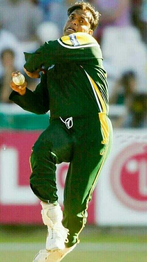 Shoaib Akhtar, Bangladesh Cricket Team, Cricket Books, Bangladesh Cricket, Figure Sketches, Fast Bowling, Cricket Tips, Human Figure Sketches, Cricket Games