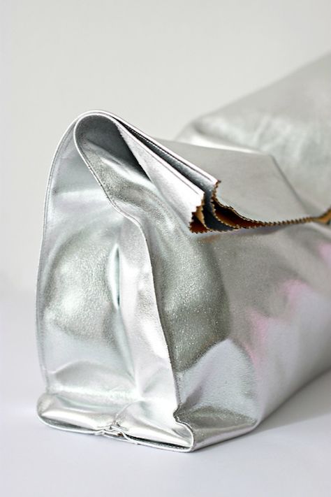 silver lunch-bag style Diy Foil, Silver Bag, Silver Bags, Silver Paper, Shiny Silver, Lunch Bag, Essie, Rihanna, Silver Fashion