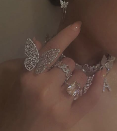 A Butterfly, Ring