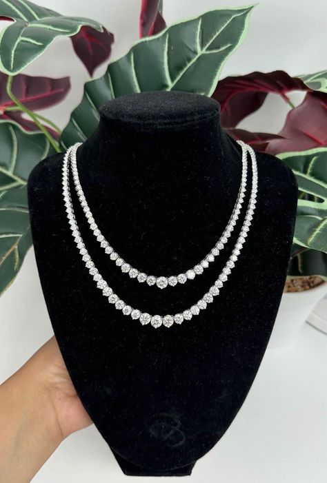 Sparkle like a star with our 15 and 20 carat lab grown diamond tennis necklaces. Dazzling E/F VS diamonds on an 18 inch 14k white gold chain elevates any outfit with a touch of glam. These are custom made to order and deliver in approximately 4 weeks if they aren’t in stock. Please message us to verify availability Tennis Necklace Diamond, White Diamond Necklace, Diamond Tennis Necklace, White Gold Chains, Vs Diamond, Stacked Jewelry, Tennis Necklace, Diamonds And Gold, Elegant Necklaces